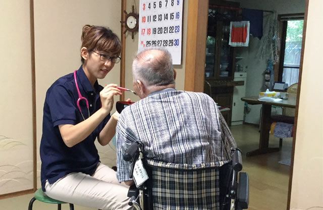 写真:言語聴覚士によるリハビリテーションの内容