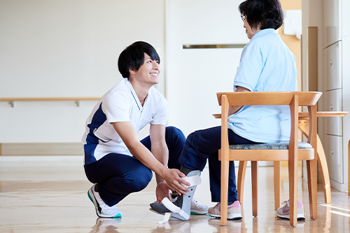 病院で活躍する介護職2