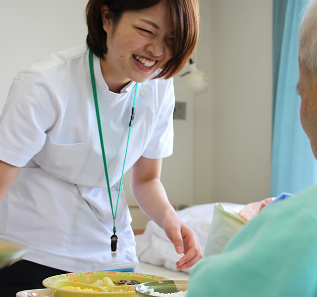 写真：実際の摂食・嚥下訓練の様子